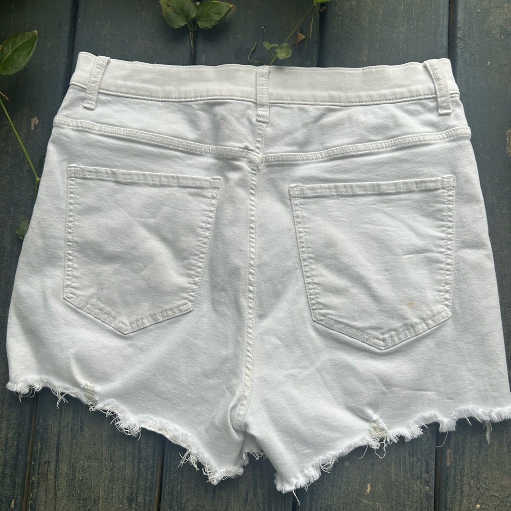 Express Shortie Super High Rise White Shorts Size 12 - Picture 2 of 4
